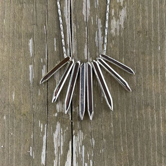 STELLA & DOT Rebel Cluster Necklace Silver in Original Box Single Chain - Picture 12 of 15